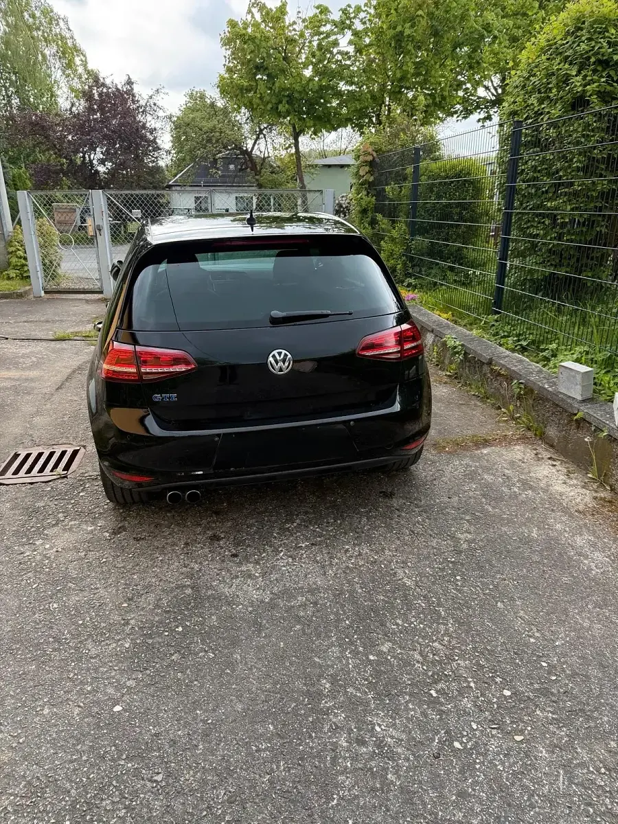 Gebraucht VW Golf VII GTE 204 PS (150 kW) 2015 Schwarz Limousine