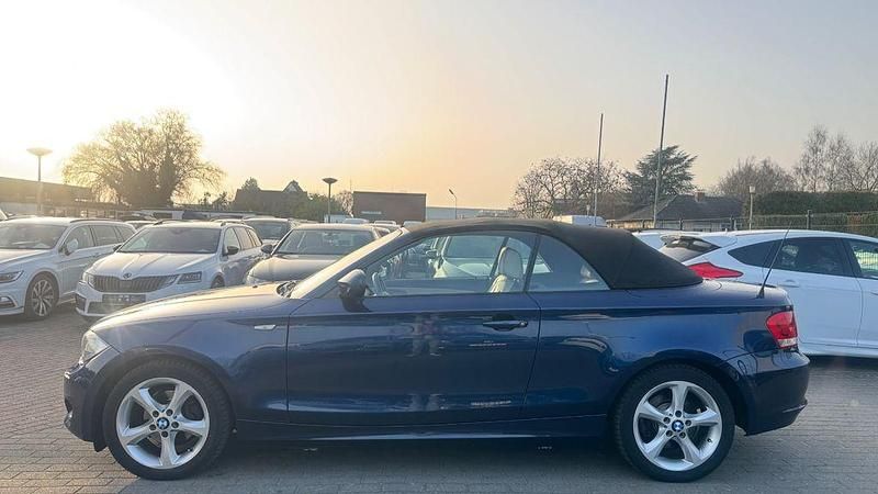 Gebraucht BMW 118 Cabriolet 143 PS (105 kW) 2011 Tiefseeblau metallic Cabrio