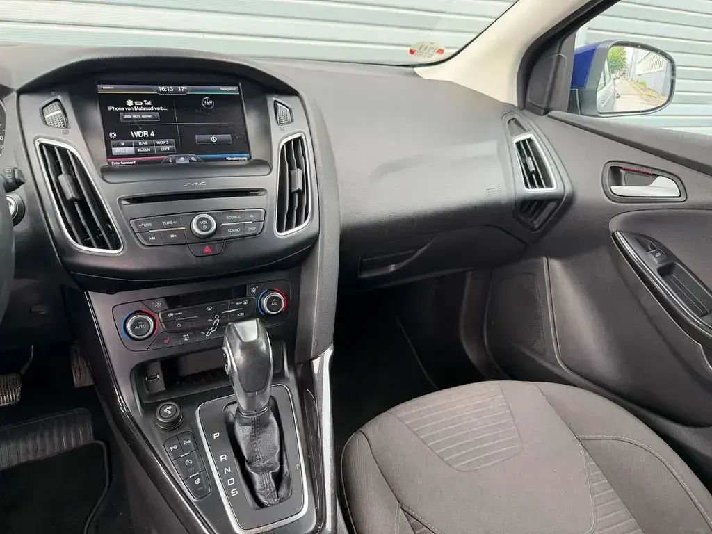 Gebraucht Ford Focus Titanium 125 PS (91 kW) 2016 Blau Limousine