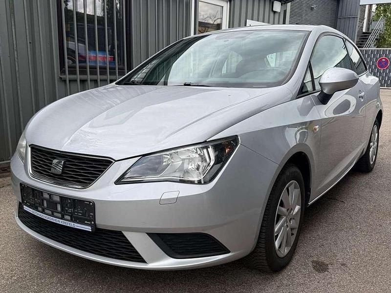 Eissilber/estrella silver Gebraucht 2013 Seat Ibiza Style Coupé | 4.250 € (Guter Preis) - Bild 1/4