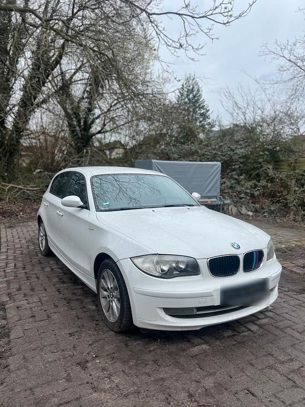 Gebraucht BMW 118 129 PS (94 kW) 2007 Weiß Kleinwagen