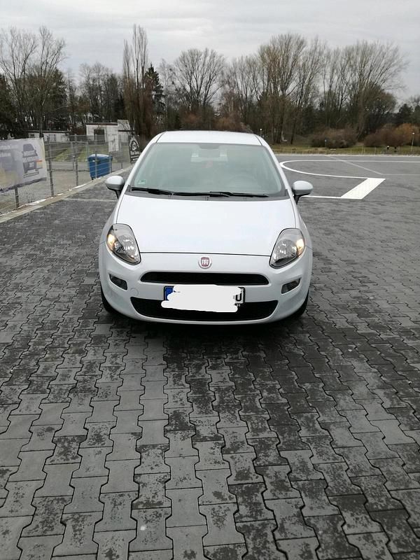 Weiß Gebraucht 2012 Fiat Grande Punto Kleinwagen | 3.900 € (Etwas zu teuer) - Bild 1/4