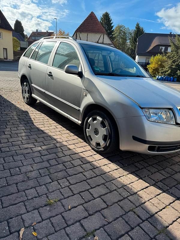 Silber Gebraucht 2004 Skoda Fabia Kleinwagen | 299 € (Superpreis) - Bild 1/4