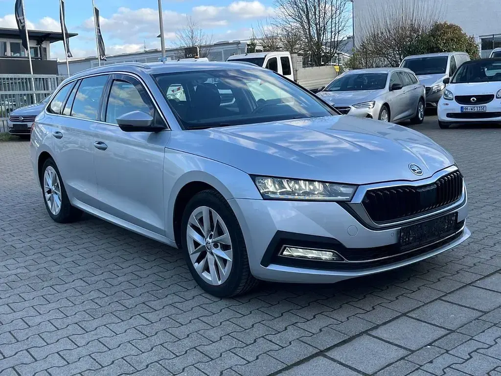 Gebraucht Skoda Octavia Style 150 PS (110 kW) 2021 Brilliantsilber metallic Kombi