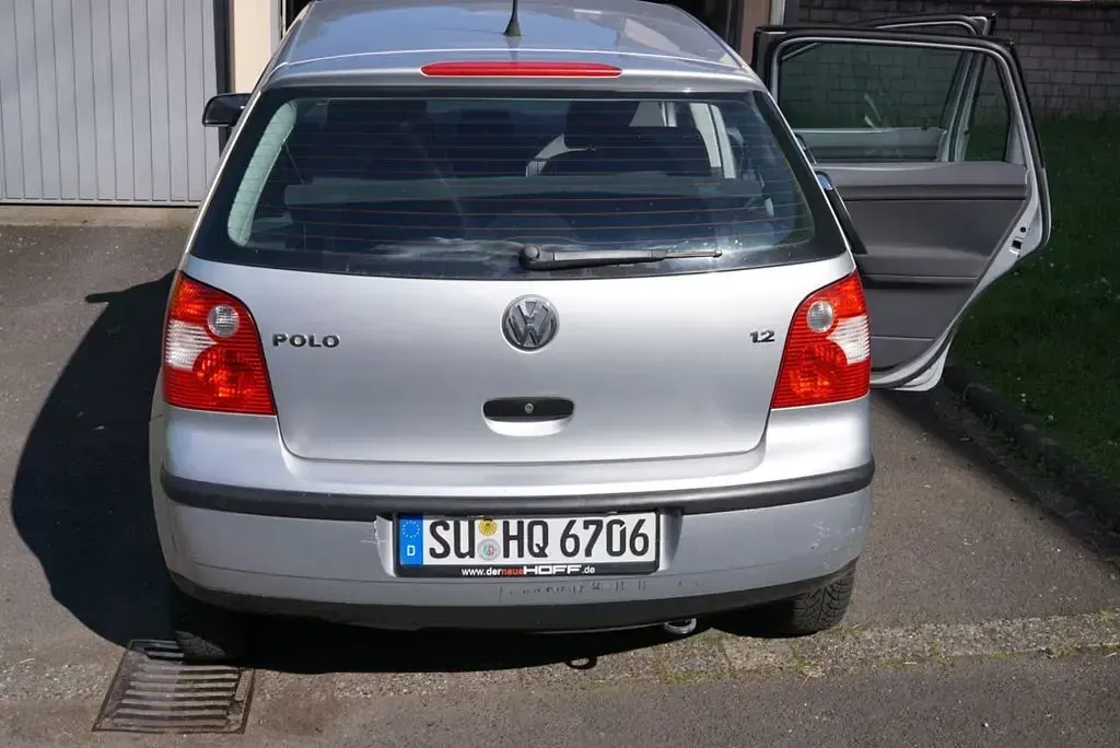 Gebraucht VW Polo Basis 64 PS (47 kW) 2003 Silber Limousine