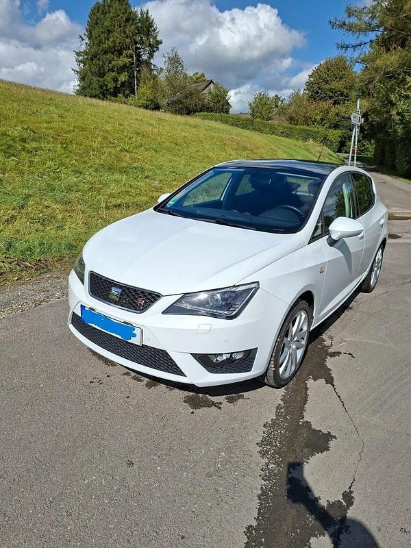 Weiß Gebraucht 2016 Seat Ibiza FR Kleinwagen | 10.500 € (Etwas zu teuer) - Bild 1/4