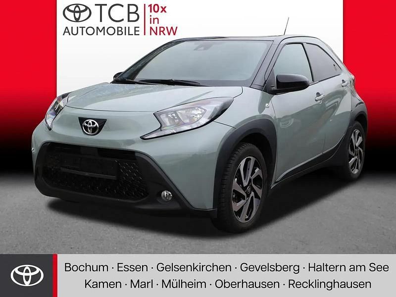 Gebraucht Toyota Aygo X Team 72 PS (52 kW) 2024 Grün SUV