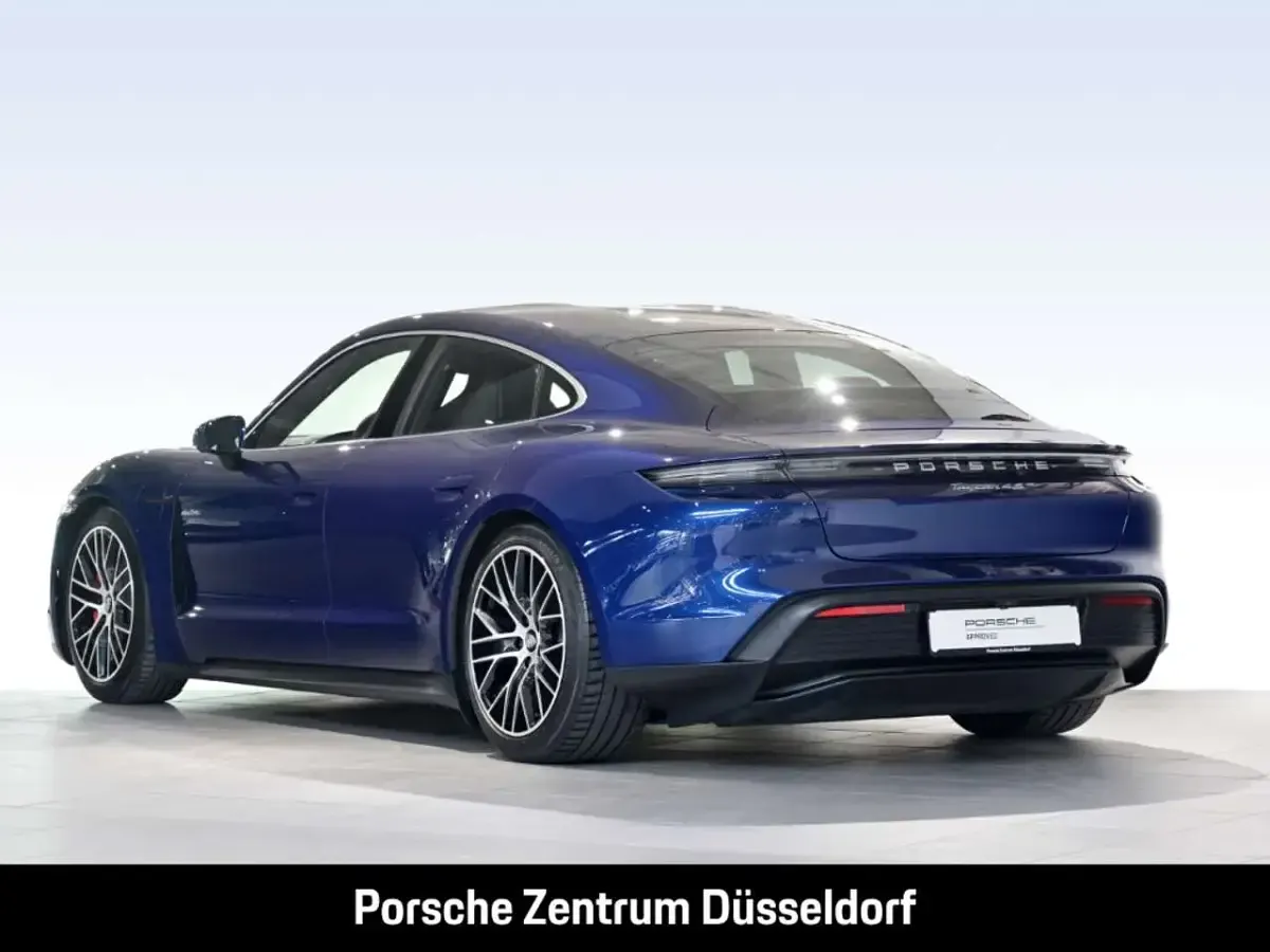 Second-hand Porsche Taycan 4S 419 kW (571 CP) 2020 Albastru Berlinǎ