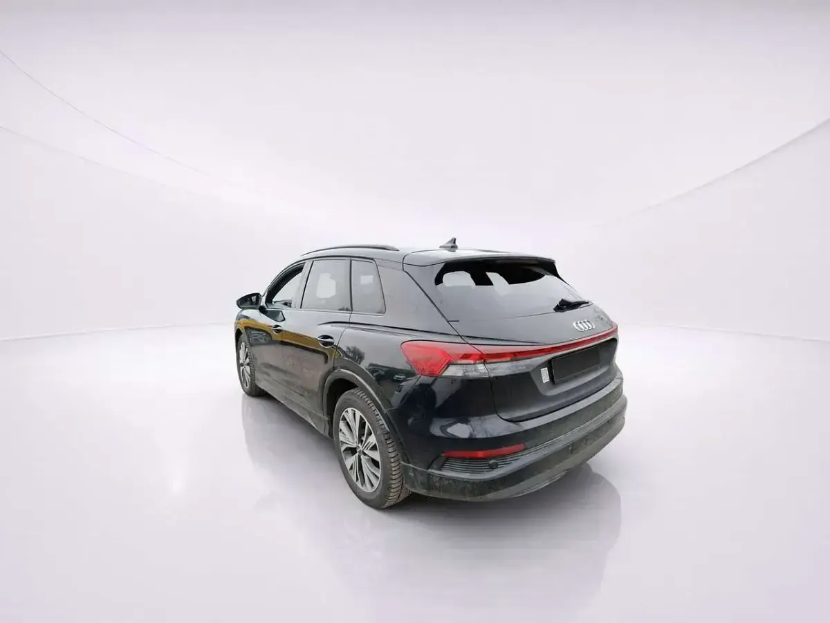 Second-hand Audi Q4 e-tron Ambiente 194 kW (265 CP) 2023 Negru SUV