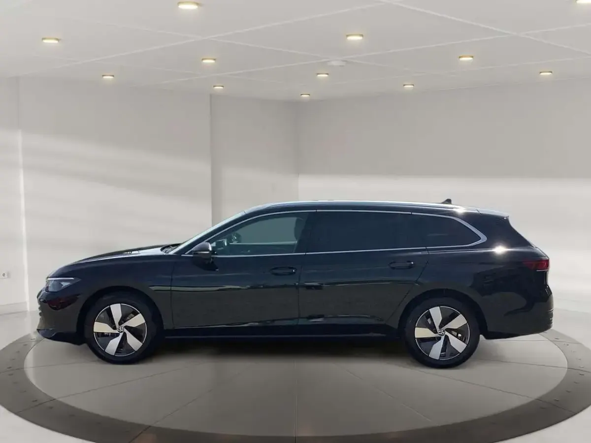 Gebraucht VW Passat Business 150 PS (110 kW) 2025 Grenadillschwarz metallic Kombi