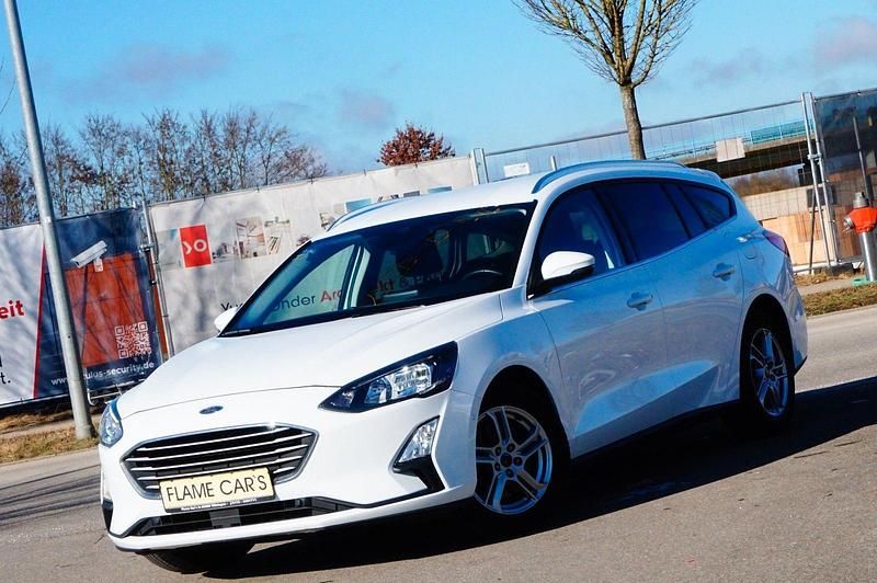 Gebraucht Ford Focus Cool & Connect 150 PS (110 kW) 2022 Weiß Kombi