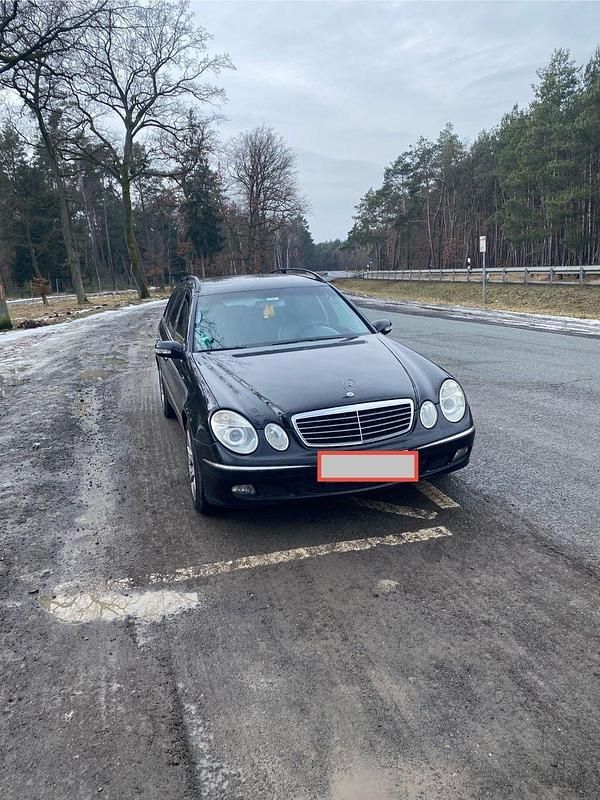 Gebraucht Mercedes E280 Elegance 177 PS (130 kW) 2005 Schwarz Kombi