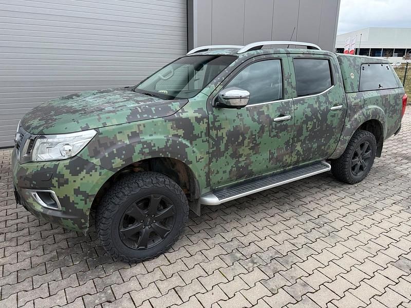 Gebraucht Nissan Navara Tekna 190 PS (139 kW) 2016 Schwarz Pickup