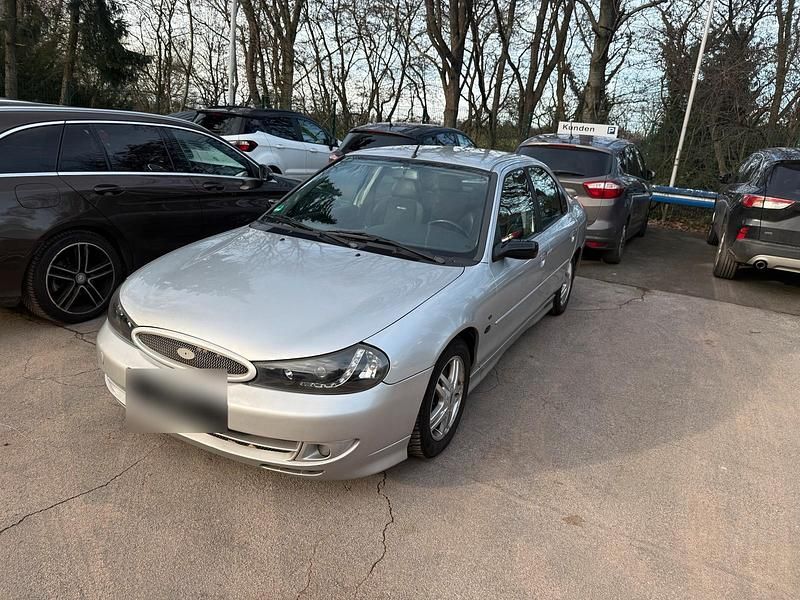 Gebraucht Ford Mondeo 170 PS (125 kW) 2000 Silber Limousine