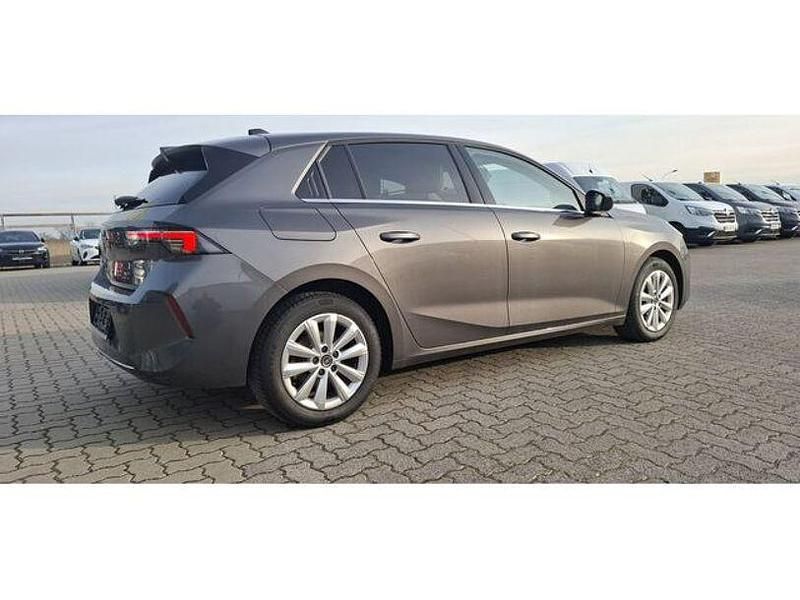 Gebraucht Opel Astra Elegance 110 PS (80 kW) 2023 Mondstein grau Limousine
