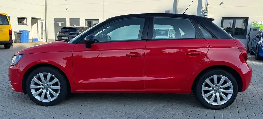 Gebraucht Audi A1 Sportback Attraction 86 PS (63 kW) 2014 Rot Kleinwagen