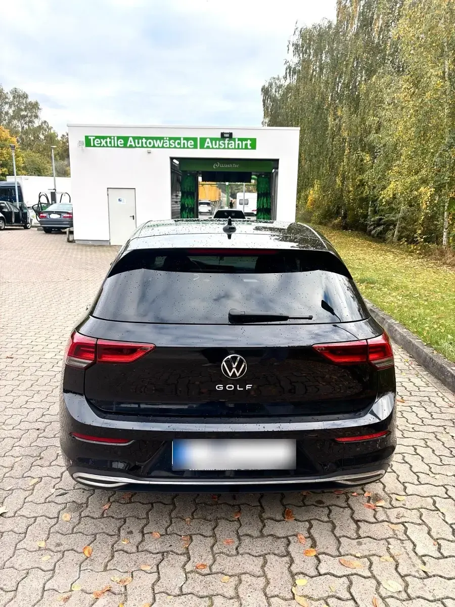 Gebraucht VW Golf VIII Active 150 PS (110 kW) 2023 Schwarz Limousine