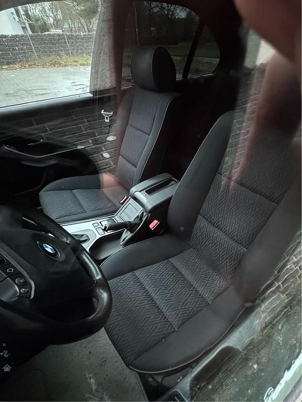 Gebraucht BMW 525 163 PS (119 kW) 2003 Silber Limousine