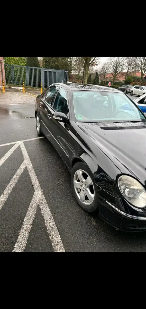 Gebraucht Mercedes E280 177 PS (130 kW) 2004 Schwarz Limousine