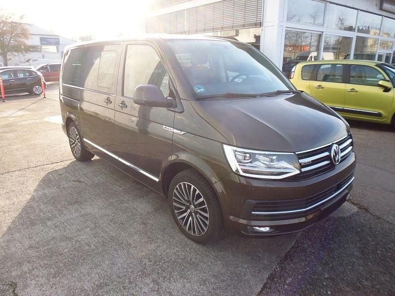 Gebraucht VW Multivan Highline 204 PS (150 kW) 2017 Braun Van