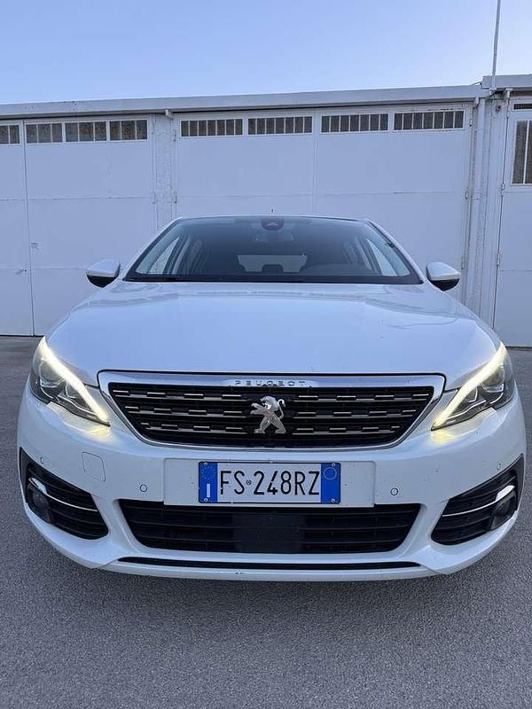 Gebraucht 2018 Peugeot 308 Allure Limousine | 11.200 € (Fairer Preis) - Bild 1/4