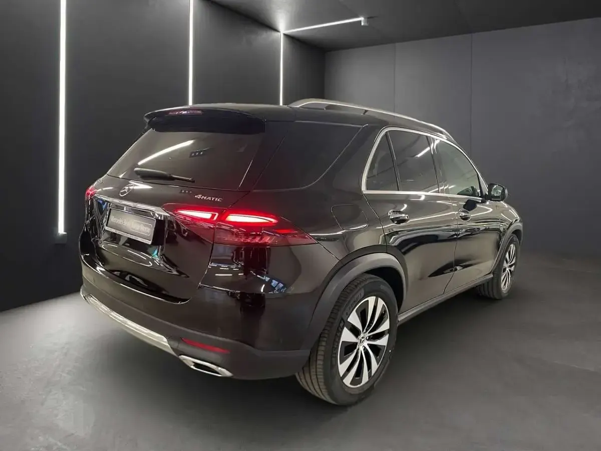 Gebraucht Mercedes GLE400 381 PS (280 kW) 2025 Schwarz SUV