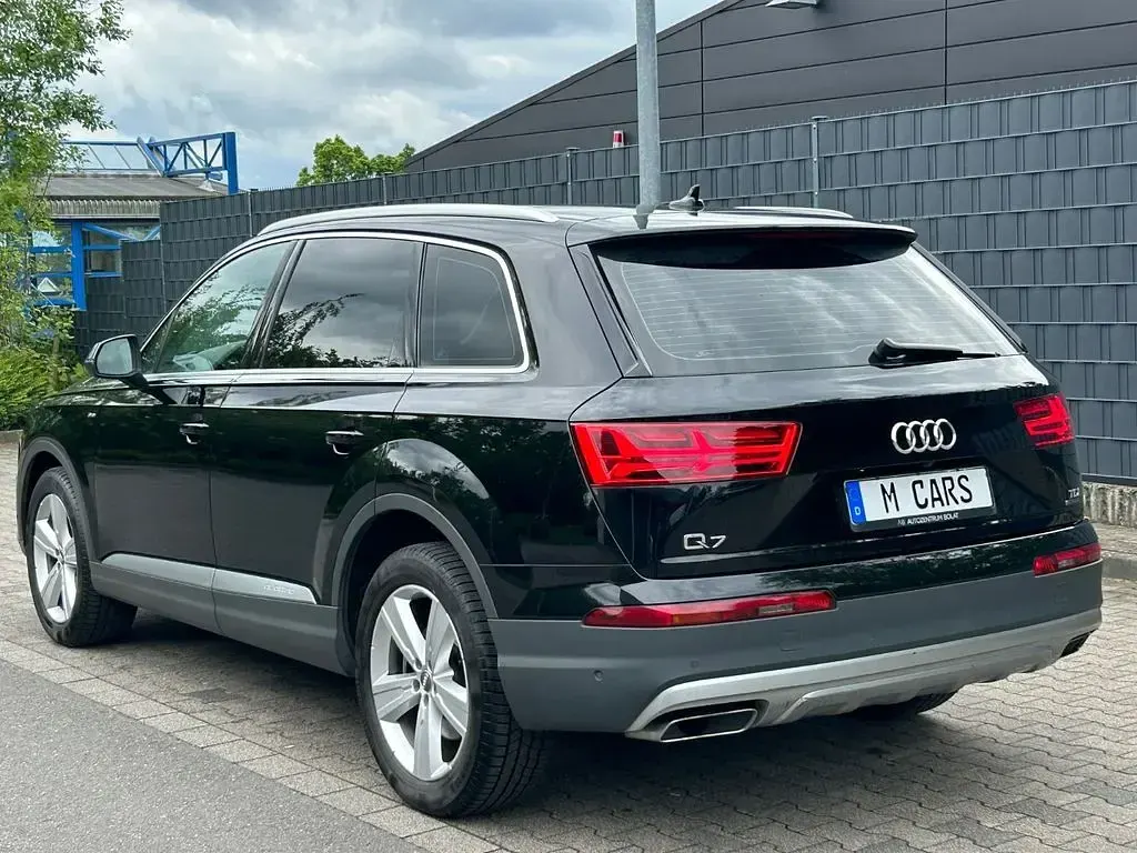 Używany Audi Q7 S-line plus 218 KM (160 kW) 2018 Czarny SUV