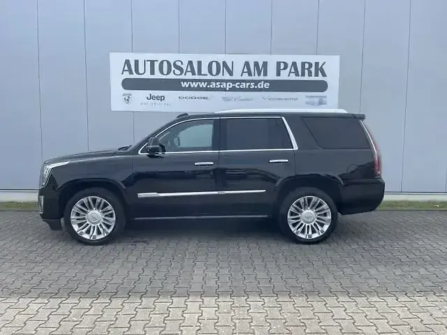 Gebraucht Cadillac Escalade 426 PS (313 kW) 2019 Schwarz SUV
