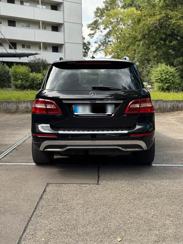 Gebraucht Mercedes ML350 258 PS (189 kW) 2015 Schwarz SUV