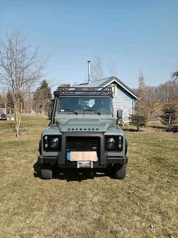 Gebraucht Land Rover Defender 122 PS (89 kW) 2016 Grün Kombi
