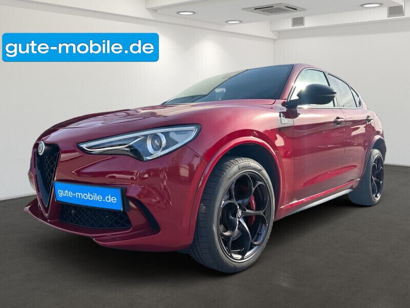 Rot colore esterno (rosso competizione, mehrschich) Gebraucht 2021 Alfa Romeo Stelvio Quadrifoglio SUV | 61.000 € (Teuer) - Bild 1/4