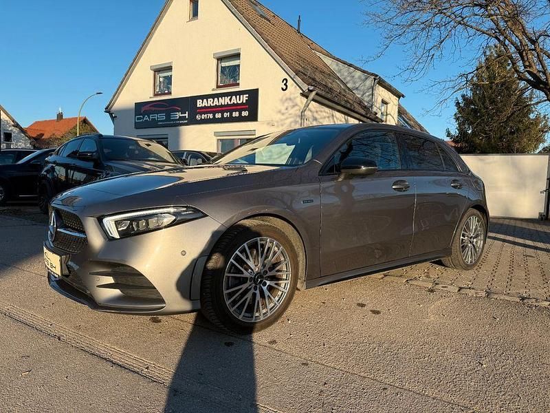 Gebraucht Mercedes A250 Edition 160 PS (117 kW) 2020 Grau Limousine