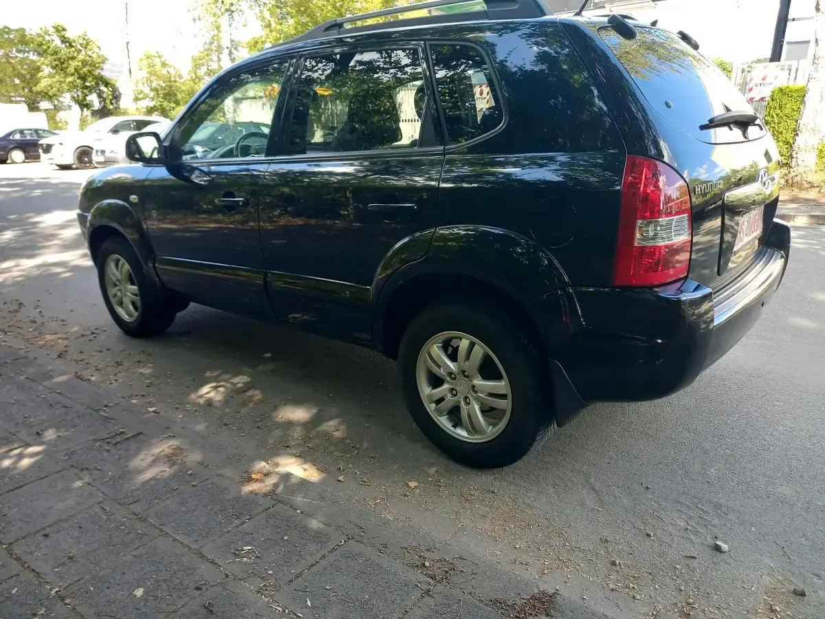Gebraucht Hyundai Tucson 141 PS (103 kW) 2006 Schwarz SUV