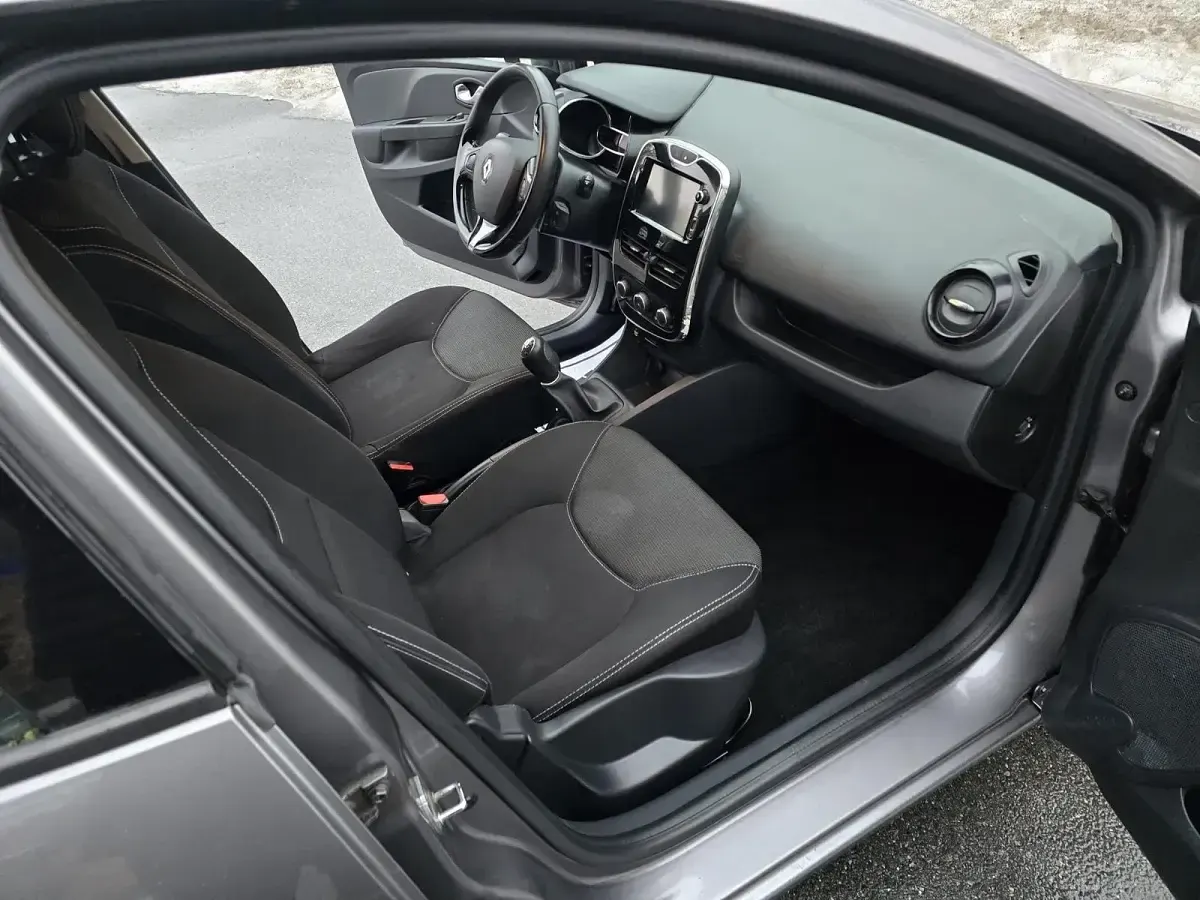 Gebraucht Renault Clio 90 PS (66 kW) 2014 Grau Kombi
