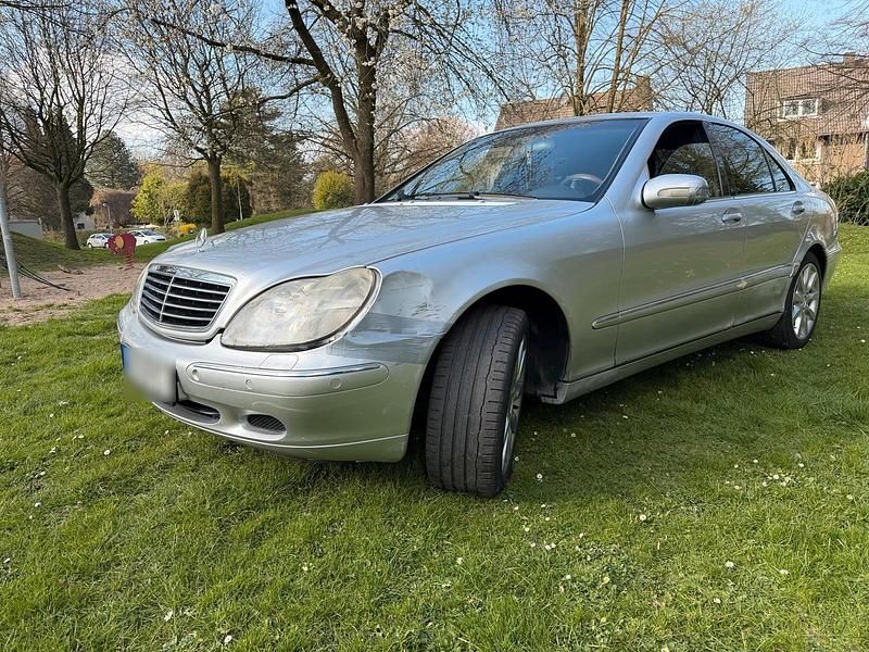 Second-hand Mercedes S320 224 CP (164 kW) 2000 Argintiu Berlinǎ