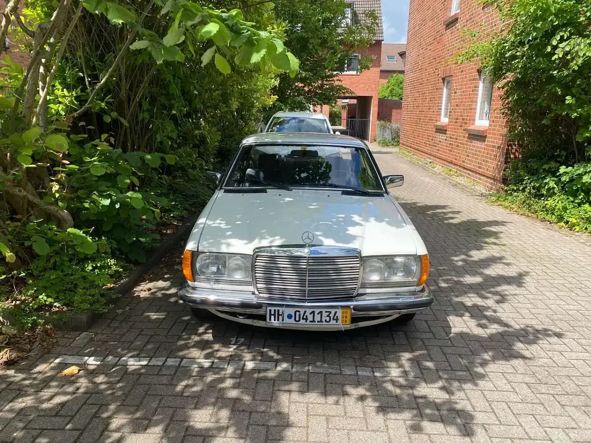Gebraucht Mercedes 280 185 PS (136 kW) 1982 Coupé