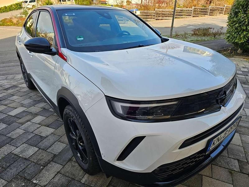 Weiß Gebraucht 2023 Opel Mokka GS Line SUV | 17.300 € (Superpreis) - Bild 1/4