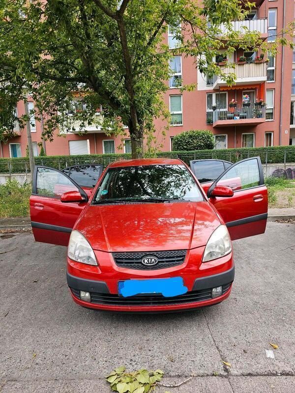Rot Gebraucht 2009 Kia Rio 2 Kleinwagen | 2.500 € (Fairer Preis) - Bild 1/4