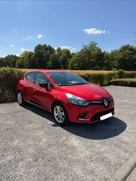 Gebraucht Renault Clio IV LIMITED 118 PS (86 kW) 2017 Rot Limousine