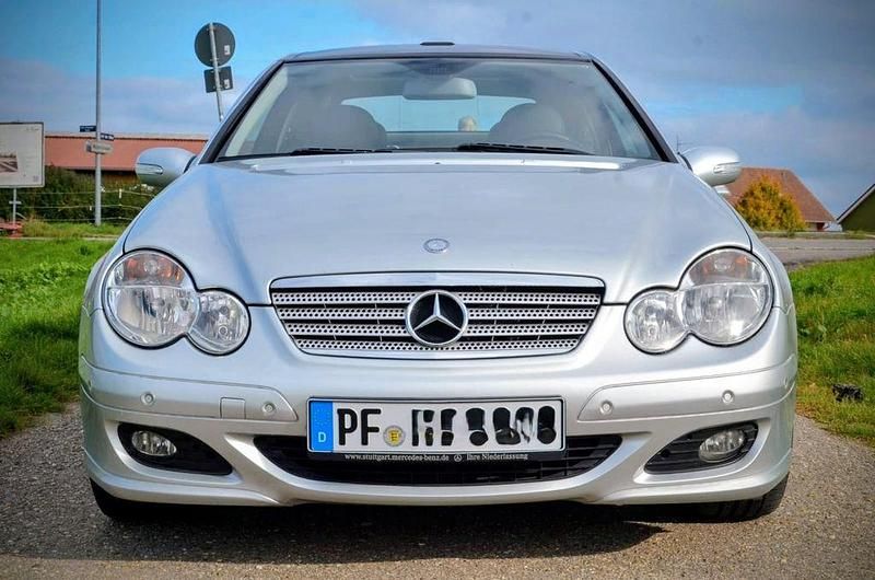 Gebraucht Mercedes CL220 150 PS (110 kW) 2008 Silber Coupé