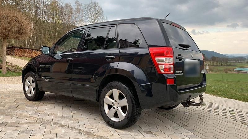 Gebraucht Suzuki Grand Vitara 129 PS (94 kW) 2011 Schwarz SUV