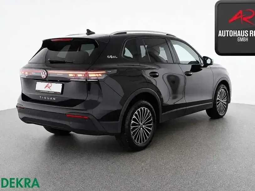 Gebraucht VW Tiguan Goal 150 PS (110 kW) 2025 Schwarz SUV