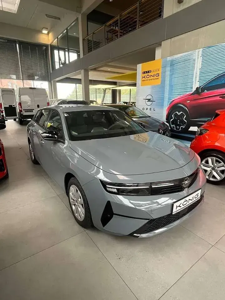 Neu Opel Astra Edition 145 PS (106 kW) 2026 Grafik grau (uni) Kombi