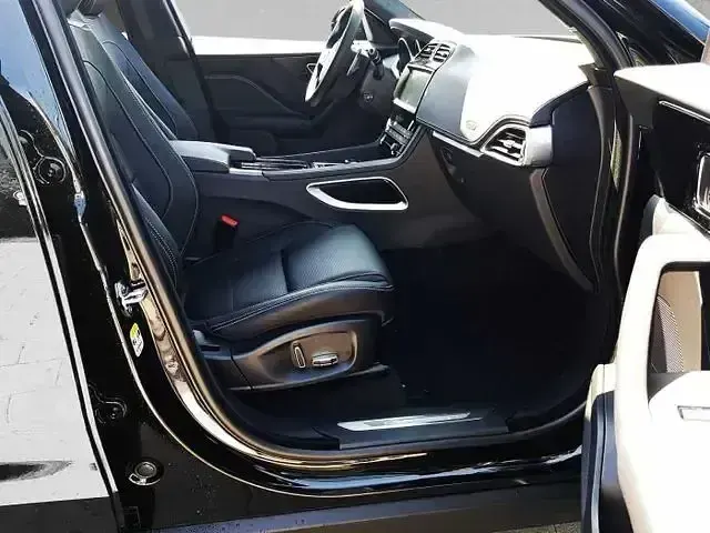 Gebraucht Jaguar F-Pace R-Sport 181 PS (133 kW) 2020 Schwarz SUV
