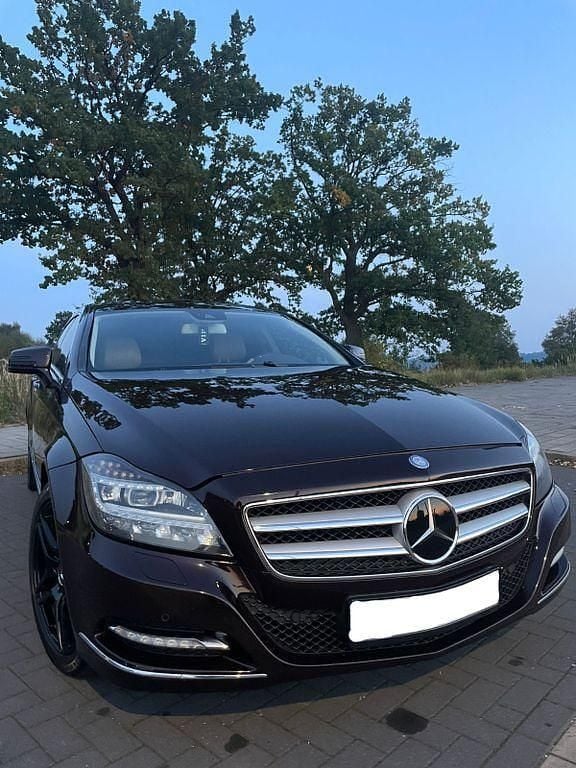Braun Gebraucht 2012 Mercedes CLS350 Shooting Brake Kombi | 15.899 € (Fairer Preis) - Bild 1/4