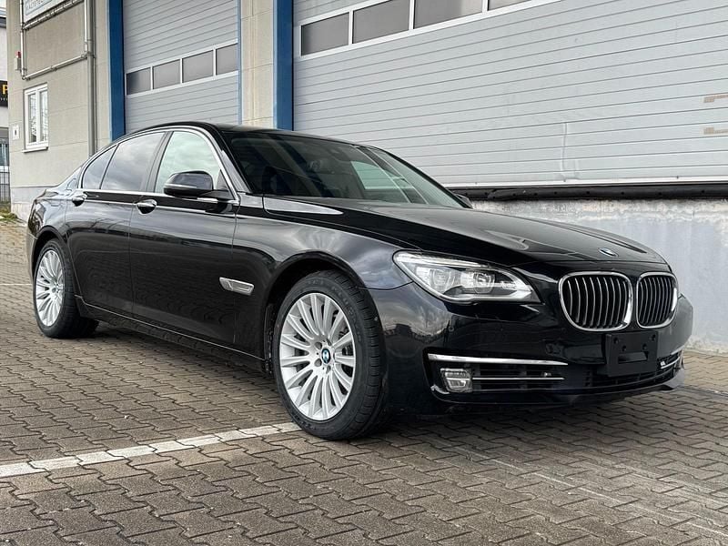 Gebraucht BMW 740 350 PS (257 kW) 2013 Schwarz Limousine