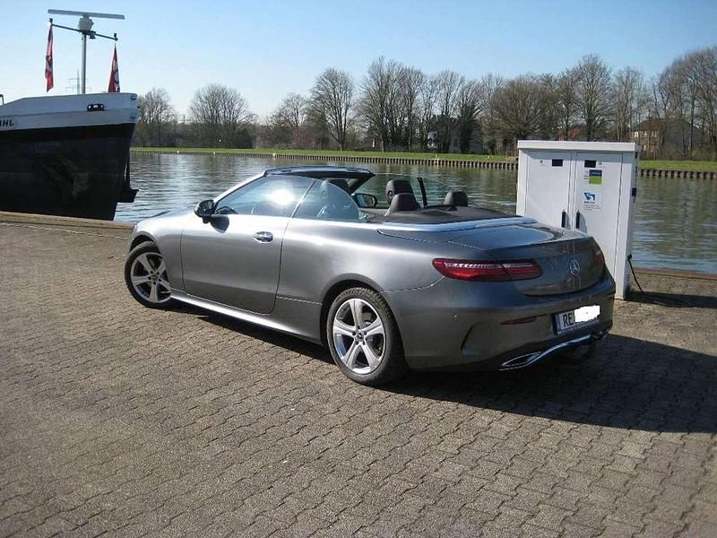 Gebraucht Mercedes E220 AMG line 194 PS (142 kW) 2018 Grau Cabrio