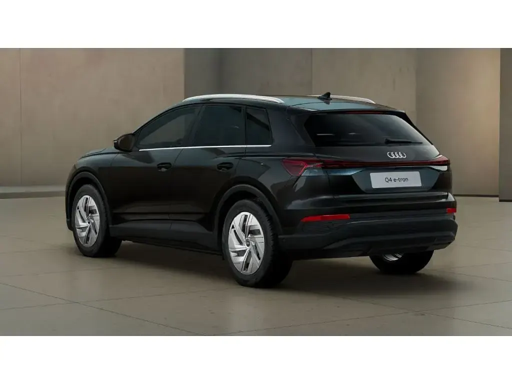 Second-hand Audi e-tron 210 kW (286 CP) 2025 Negru SUV
