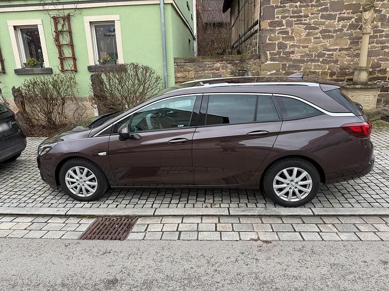 Gebraucht Opel Astra 136 PS (100 kW) 2016 Braun Kombi