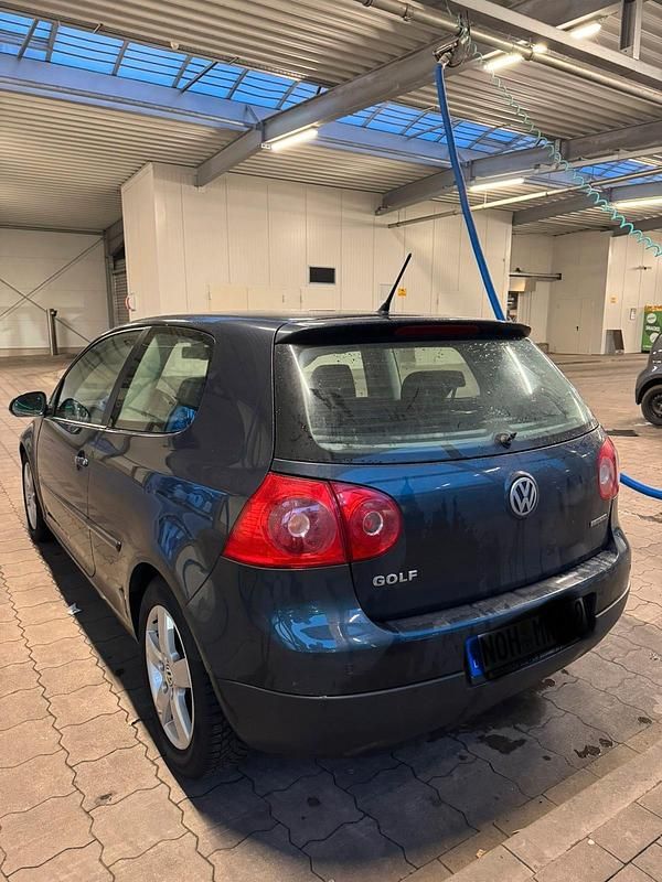 Gebraucht VW Golf VI 105 PS (77 kW) 2008 Blau Kleinwagen